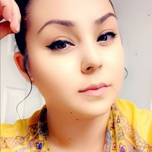 Meet your Posher, Chrystina